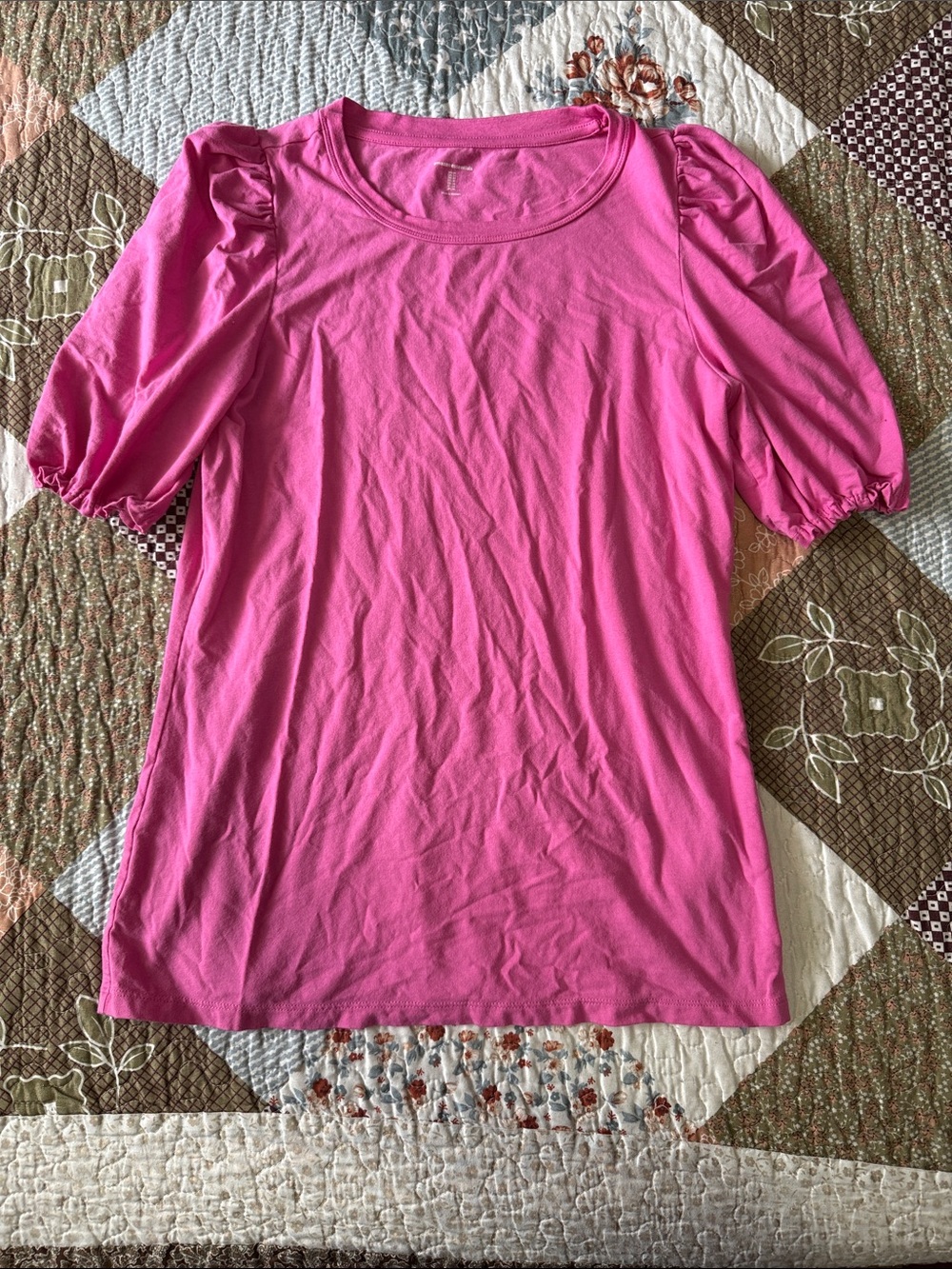 Amazon Essentials Pink Puff Sleeve Crewneck Tee size medium